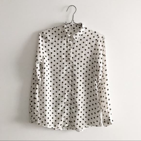 $15 for 3 ⭐️Dot pattern blouse - Picture 1 of 12